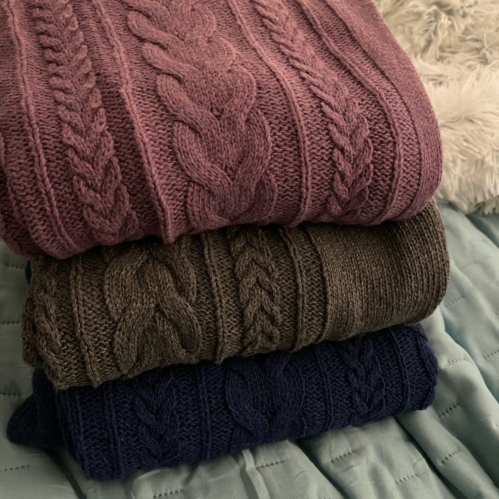 3 Knit and Woven Cozy Pants (28 - 34”
waist range)